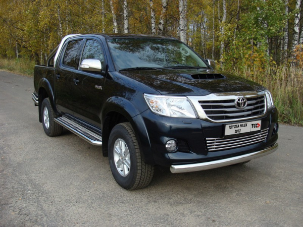 Toyota Hilux (12–) Решетка радиатора 16 мм