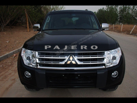 Наклейка Pajero на капот, серебристые буквы Pajero