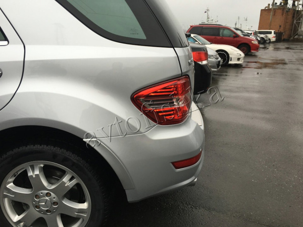 Mercedes ML W164 (08-11) фонари задние светодиодные красно-тонированные GRAND EDITION