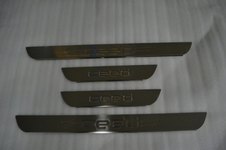 Kia Cee'd (07–) Накладки на пороги, нерж., 4 части