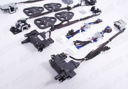 Geely Monjaro  2022 - н.в. Доводчики дверей