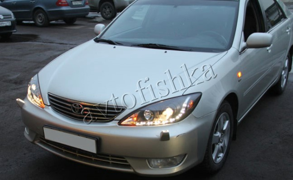 Toyota Camry 30 (01-06) фары передние линзовые черные с подсветкой DRL