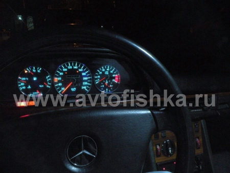 Mercedes W124 (84-95), W126 (80-92) светящиеся шкалы приборов - накладки на циферблаты панели приборов, дизайн № 2