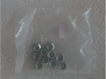 Mitsubishi Pajero 3 (2000-2006) и Pajero 4 (2006-) серебристые рейлинги продольные на крышу, алюминиевые, дизайн "Оригинал", установочный комплект.