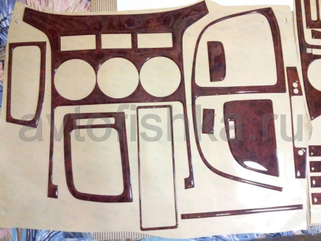 Hyundai H1 (2008-) накладки в салон под дерево с механической коробкой, комплект 17 предметов.