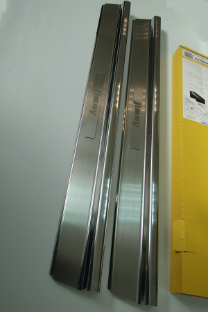 Suzuki Jimny (98-) накладки на внутренние пороги, к-кт 2шт.