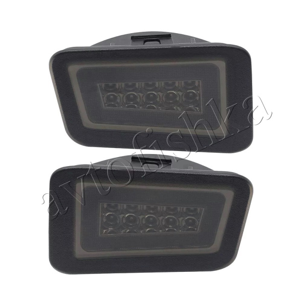 Hummer H2 (02-08) фонари (стопы) задние светодиодные тонированные с катафотами в бампер дизайн GMC Hummer EV 2022