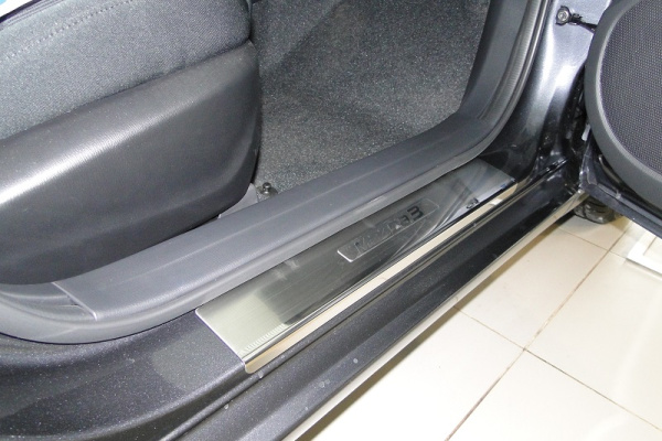 Накладки на внутренние пороги с надписью, нерж. сталь, 4 шт. Alu-Frost 08-1773 для MAZDA 3