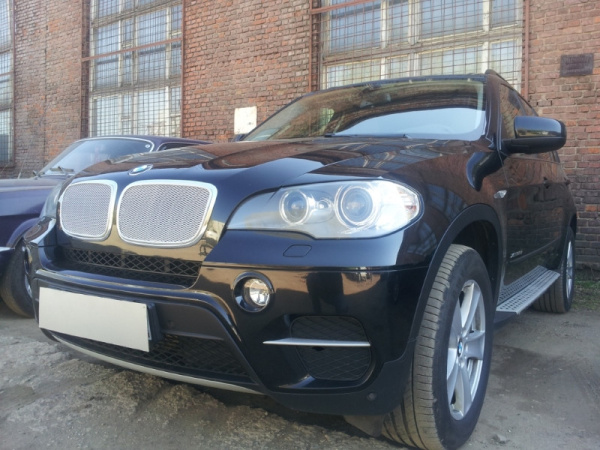 BMW X6; X5 (06–12) Защита радиатора Premium, хром верх (3D)
