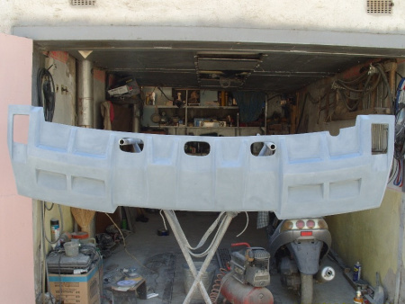 Hummer H2 (02-08)  Козырек над стеклом. Спойлер.