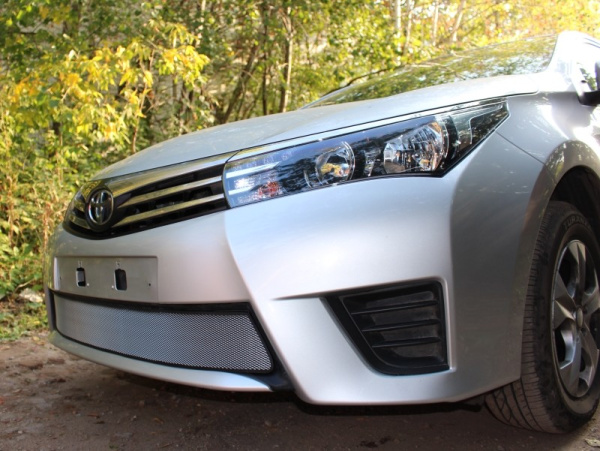 Toyota Corolla (13–15) Защита радиатора, хром