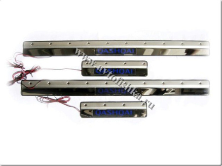 Nissan Qashqai (07-) накладки порогов дверных проемов, из нержавеющей стали с подсветкой "Qashqai".