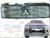 Mitsubishi Pajero IV (06-) решетка радиатора, накладка из хромированной нержавеющей стали.