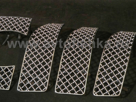 Toyota Land Cruiser Prado 150 (10-) вставки в решетку радиатора из нержавеющей стали, дизайн Bentley, комплект 8 шт.