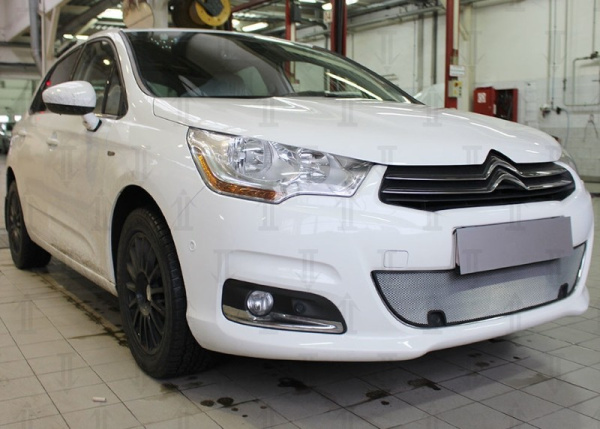 Citroen C4 (11–) Защита радиатора, хром, хэтчбек (с парктроником)