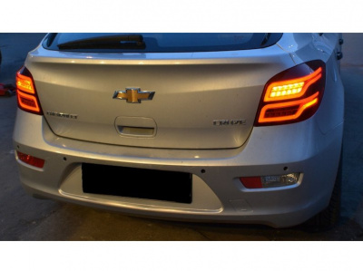 Chevrolet Cruze хетчбек (11-) фонари задние стиль GLX240 светодиодные тонированные