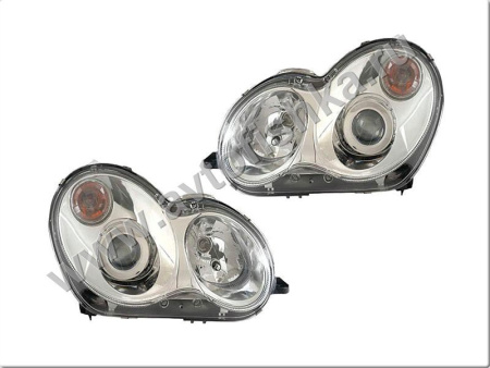 Mercedes C-class W203 (00-07) фары передние линзовые хромированные, дизайн AMG, комплект 2 шт.