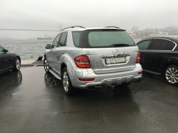 Mercedes ML W164 (08-11) фонари задние светодиодные красно-тонированные GRAND EDITION