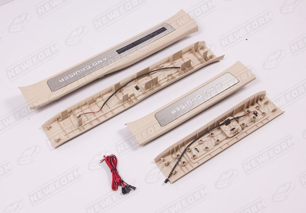 Toyota Land Cruiser LC 300 2021 - н.в. Накладки на пороги бежевые
