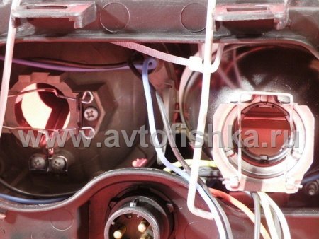 Audi A3 (96-02) фары передние черные со светящимися ободками, комплект с поворотниками лев. и прав.