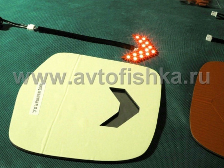 Toyota Land Cruiser 100 (98-07) зеркальные элементы на боковые зеркала, со светодиодными поворотниками, комплект 2 шт.