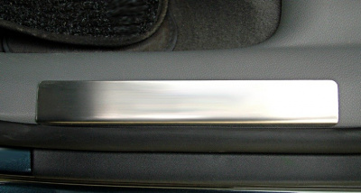 Volkswagen Golf (03–09) Накладки на пороги, нерж., 2 части (купе)