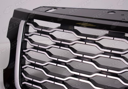 Land Rover Range Rover 4 поколение (рестайлинг) 2017 - 2022 Решетка радиатора серебристая