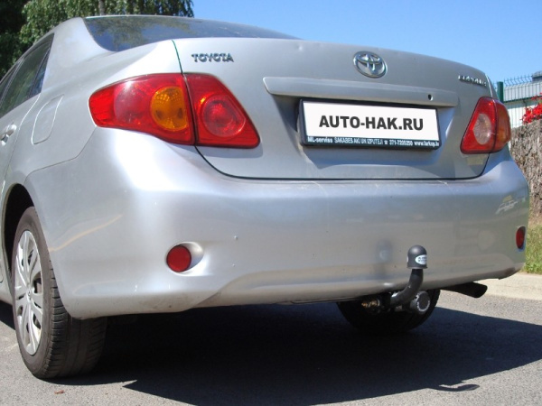 Toyota Corolla (07–/11–) Фаркоп (тягово-сцепное устройство) (4 дв., (E15))