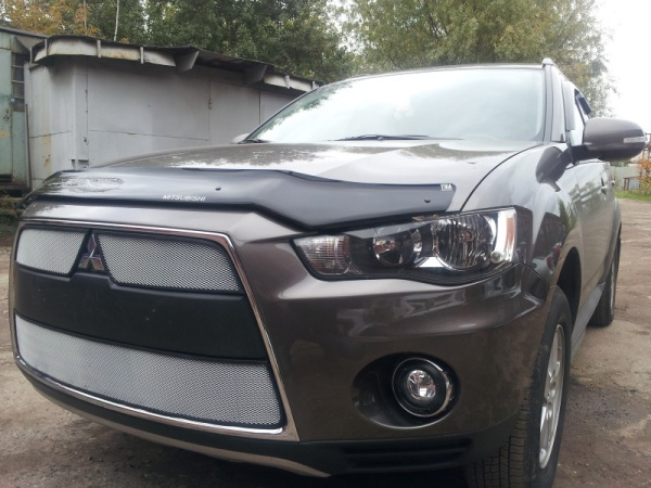 Mitsubishi Outlander (10–12) Защита радиатора, хром (2 части)