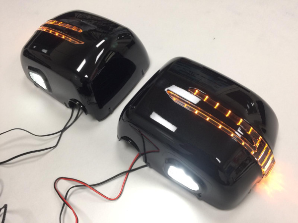 Mercedes G-class W463 (86-12) корпуса боковых зеркал черные, светодиодными поворотниками дизайн СТРЕЛА, комплект 2 шт.