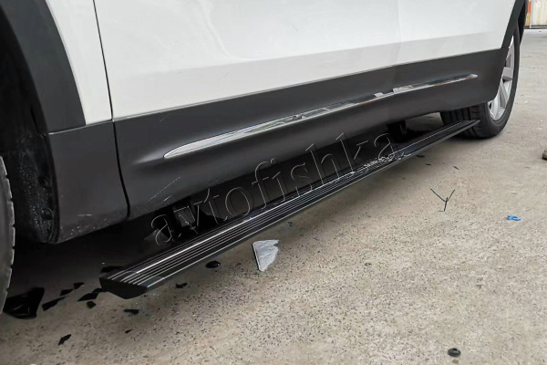 Mercedes-Benz GLB200 (20-) штатные выезжающие электропороги автоматические