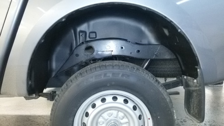 Подкрылок MITSUBISHI L200, 2015-> (задний левый)