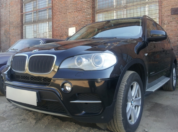 BMW X6; X5 (06–12) Защита радиатора Premium, чёрная (3D)