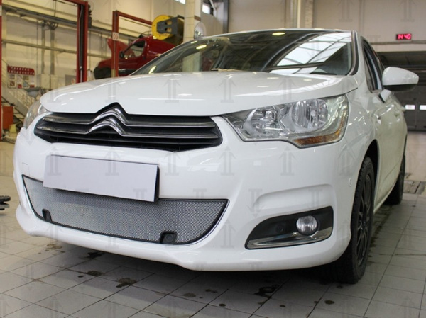Citroen C4 (11–) Защита радиатора, хром, хэтчбек (с парктроником)
