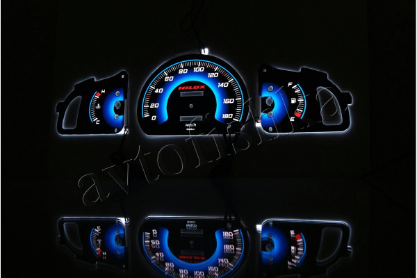 Toyota Hilux (98 – 02) светодиодные шкалы (циферблаты) на панель приборов