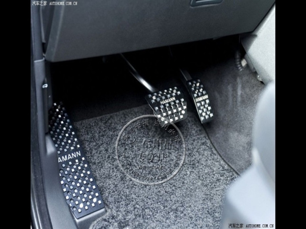 Land Rover Discovery 3, Discovery 4 черные алюминиевые накладки на педали с логотипом Hamann, комплект 3 шт.