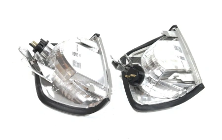 Mercedes W124 (84-95) поворотники угловые хромированные, комплект 2 шт.