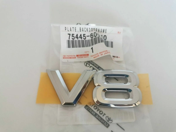 Хромированная эмблема V8