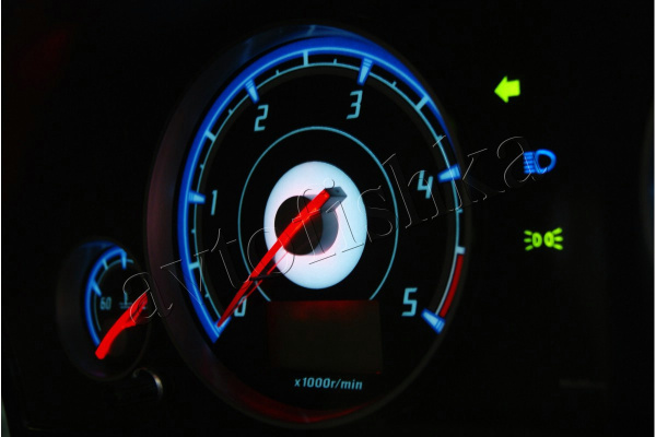 Ford Mondeo MK3 светодиодные шкалы (циферблаты) на панель приборов - дизайн 2