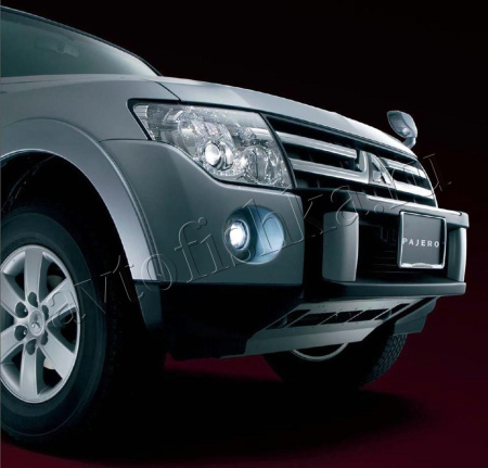 Mitsubishi Pajero 4 (06-) накладка переднего бампера