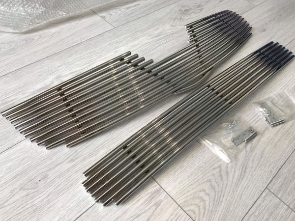 Toyota Corolla (06–10) накладка решётки бампера из нержавеющей стали