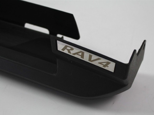 Toyota RAV4 (15–) Пороги OEM