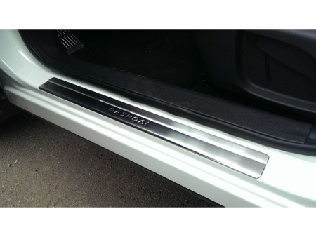 Nissan Qashqai (2007-) хромированные накладки из нержавеющей стали на внутренние пороги дверей