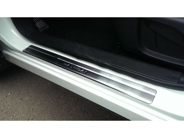 Nissan Qashqai (2007-) хромированные накладки из нержавеющей стали на внутренние пороги дверей