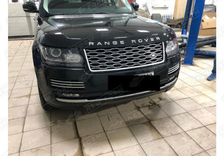 Land Rover Range Rover 4 поколение 2012 - 2017 Решетка радиатора хром с черными жабрами стиль 2018 Range Rover Vogue.