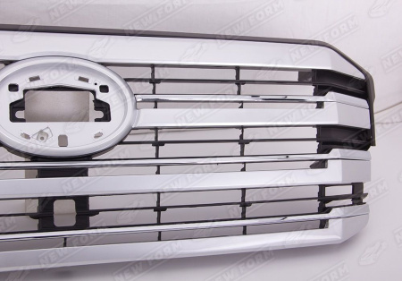 Toyota Land Cruiser LC 300 2021 - н.в. Решетка радиатора