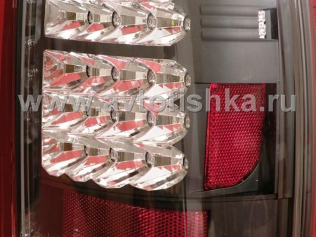 Chevrolet Tahoe, Suburban, GMC Yukon, Denali (99-06) фонари задние светодиодные черные, комплект 2 шт.