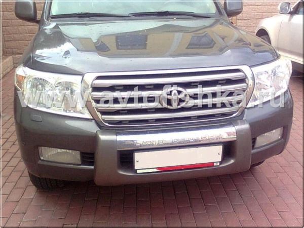 Toyota Land Cruiser 200 (08-) накладка переднего бампера - кенгурин, пластиковая, с логотипом Land Cruiser