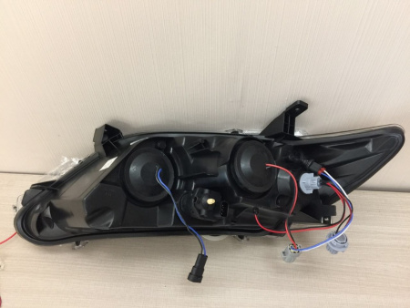 Toyota Camry V40 (09-11) фары передние линзовые черные, с дневными ходовыми огнями, в стиле LEXUS, комплект 2 шт.