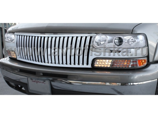 Chevrolet Tahoe, Suburban (99-06) решетка радиатора хромированная, вертикальный дизайн